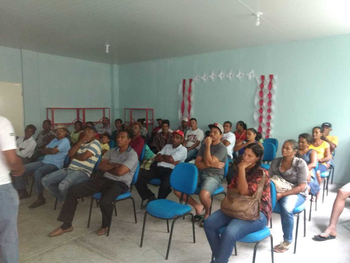 Secretário de Agricultura se reúne com agricultores para discutir a diversificação